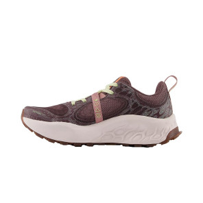 NEW BALANCE HIERRO V8 Femme Licorice avec gulf red et pink granite